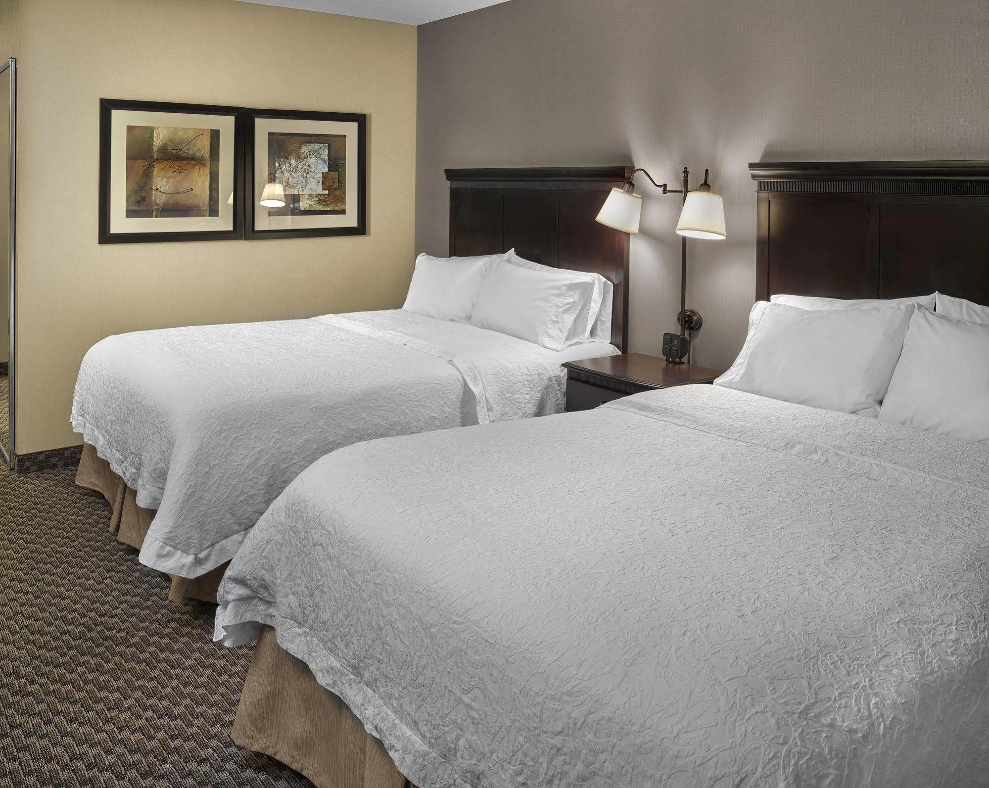 Hampton Inn & Suites Edmonton/West Bagian luar foto
